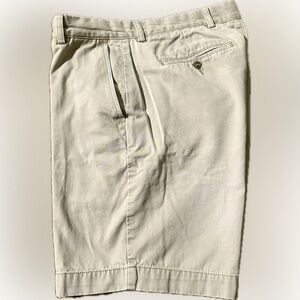 CASUALS ROUNDTREE & YORKE KHAKI SHORTS 8.25” INSEAM TAN GOLF TENNIS 33” POCKETS